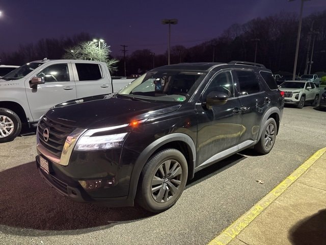 2022 Nissan Pathfinder SV's photo
