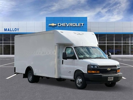 2023 Chevrolet Express Cutaway 4500 Work Van Cutaway Van