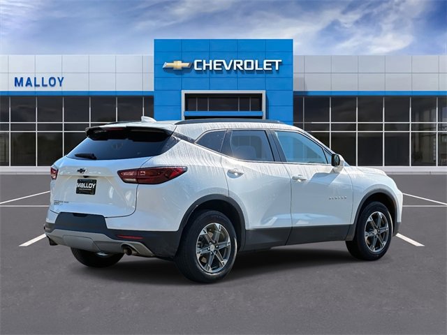 2024 Chevrolet Blazer 2LT photo 2