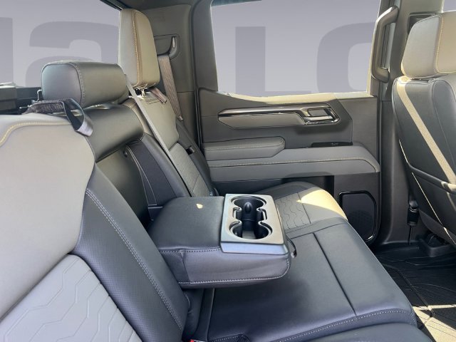 2025 Chevrolet Silverado 1500 ZR2 - Photo 18