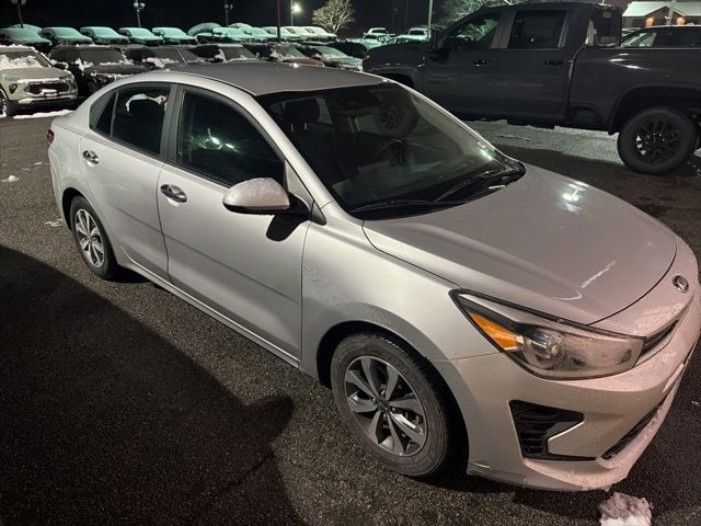2021 Kia Rio S's photo