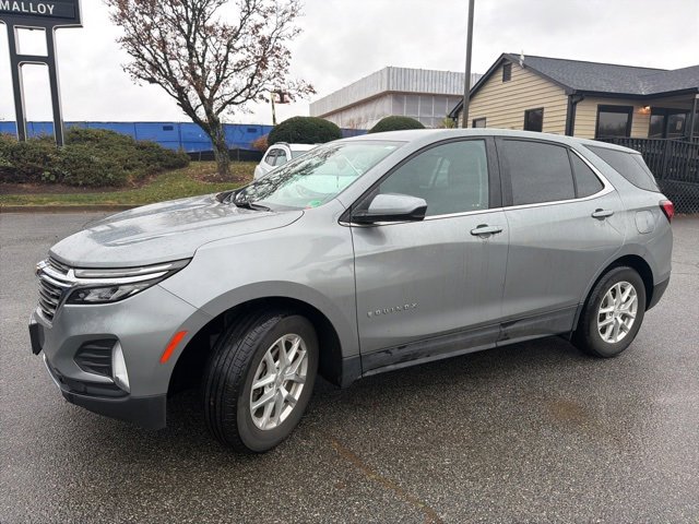 2023 Chevrolet Equinox LT photo 2