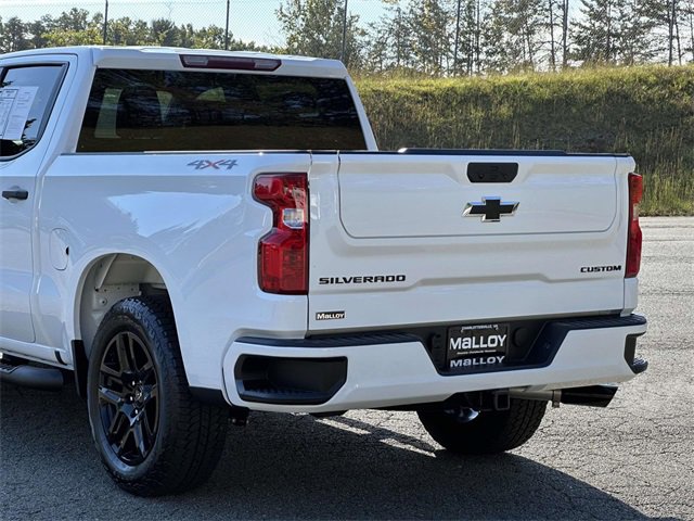 2025 Chevrolet Silverado 1500 Custom photo 4