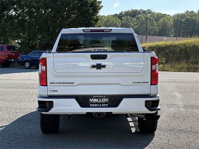 2025 Chevrolet Silverado 1500 Custom photo 3