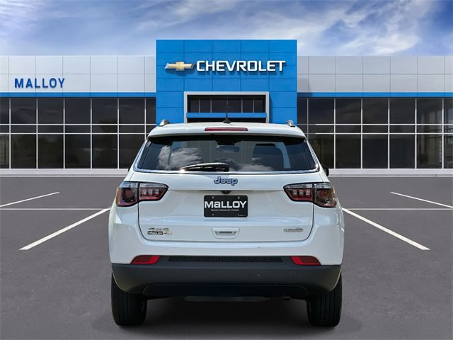 2022 Jeep Compass Latitude photo 3