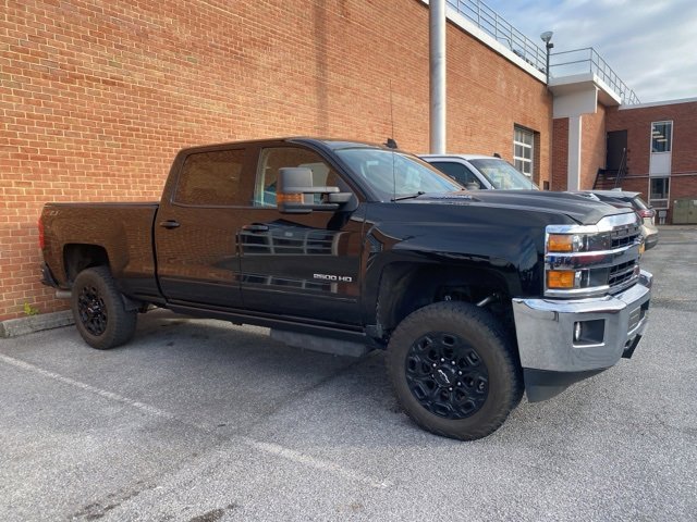 2019 Chevrolet Silverado 2500HD LT photo 2