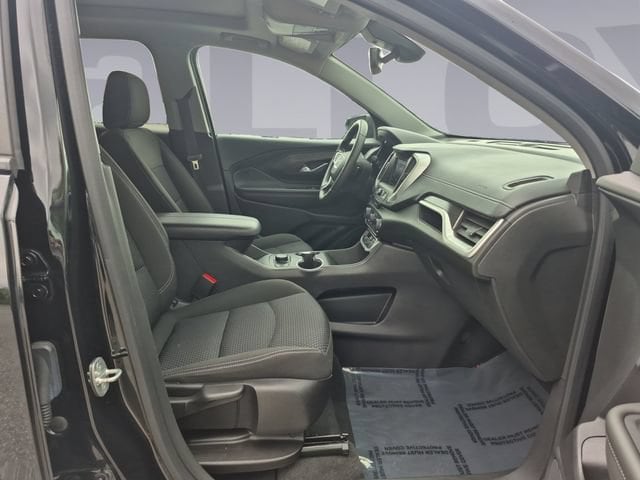 2023 GMC Terrain SLE - Photo 17