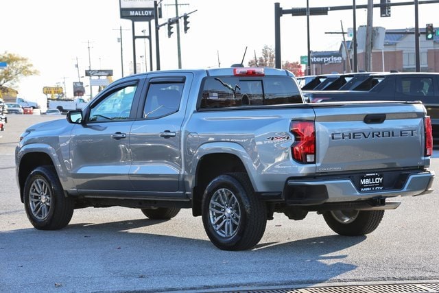 2023 Chevrolet Colorado LT photo 2