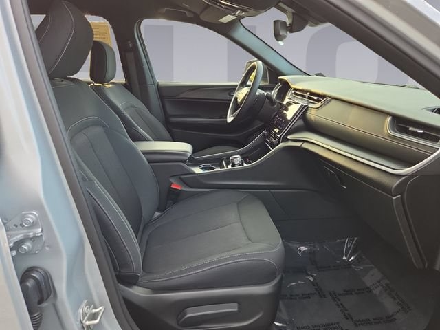 2024 Jeep Grand Cherokee L Laredo - Photo 17