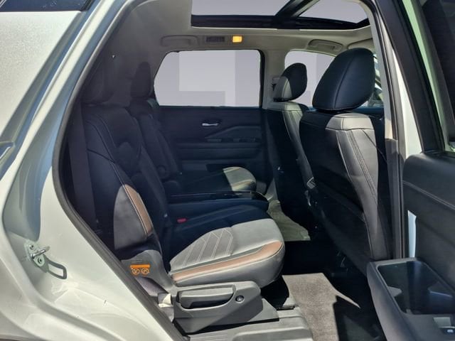 2024 Nissan Pathfinder Platinum - Photo 18