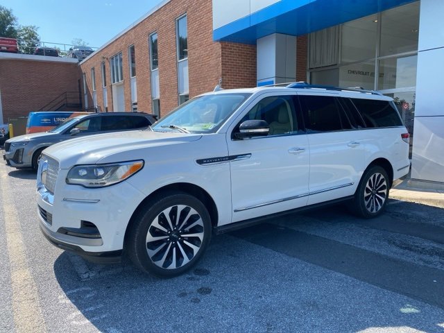 2022 Lincoln Navigator L Reserve photo 2