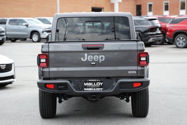 2023 Jeep Gladiator Overland photo 3