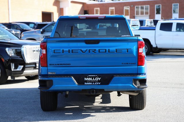 2024 Chevrolet Silverado 1500 Custom photo 3