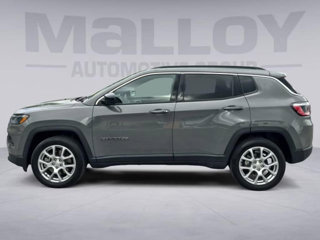 Used 2024 Jeep Compass Latitude Lux SUV