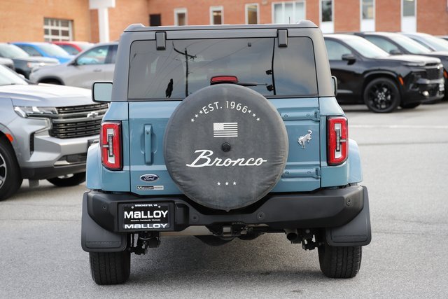 2023 Ford Bronco Outer Banks photo 3