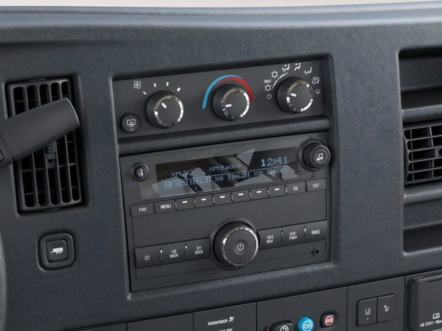 2024 Chevrolet Express Cargo Work Van - Photo 20