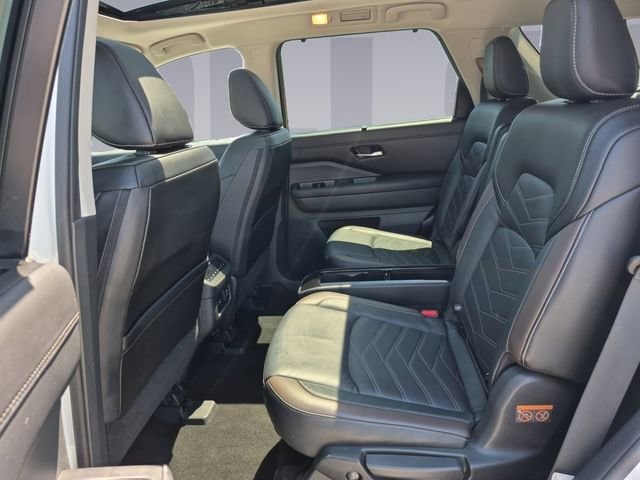 2024 Nissan Pathfinder Platinum - Photo 16
