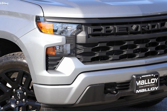 2025 Chevrolet Silverado 1500 Custom photo 4