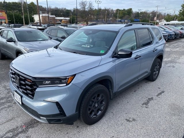 2025 Honda Pilot TrailSport photo 3