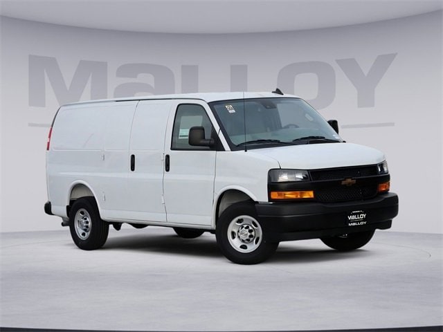 2025 Chevrolet Express Cargo Work Van's photo
