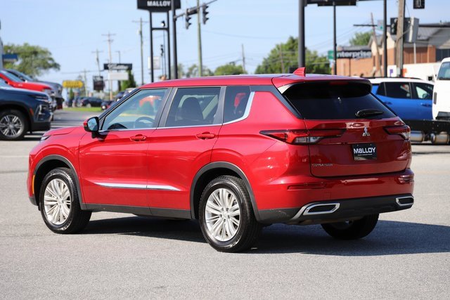Used 2022 Mitsubishi Outlander ES with VIN JA4J4TA86NZ035931 for sale in Winchester, VA