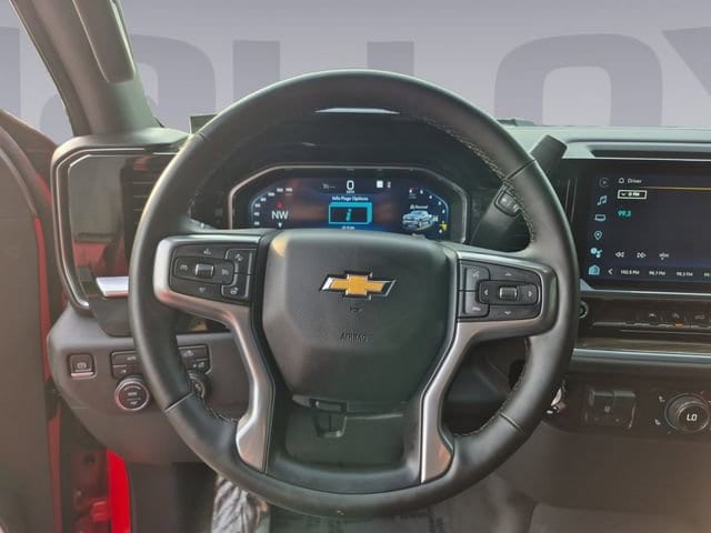 2023 Chevrolet Silverado 1500 LT - Photo 13