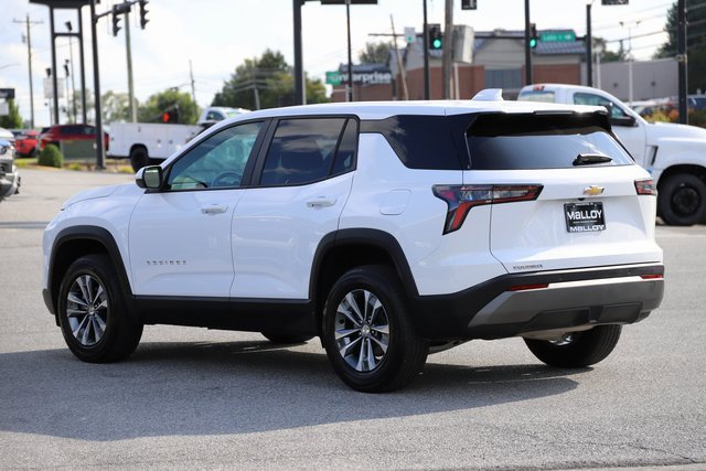 2025 Chevrolet Equinox LT photo 2