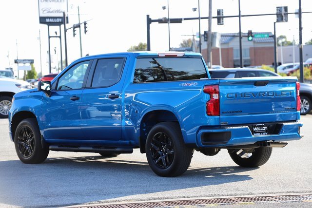 2024 Chevrolet Silverado 1500 Custom photo 2