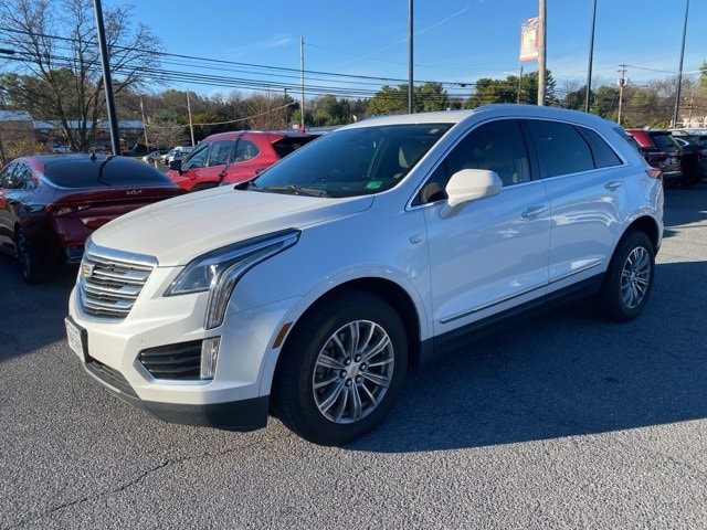 2018 Cadillac XT5 Luxury photo 2