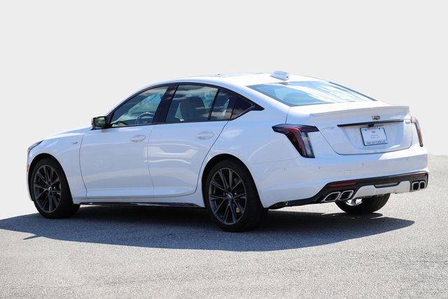 2025 Cadillac CT5 V photo 2