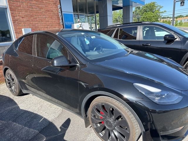 2022 Tesla Model Y Performance Dual Motor All-Wheel Drive's photo