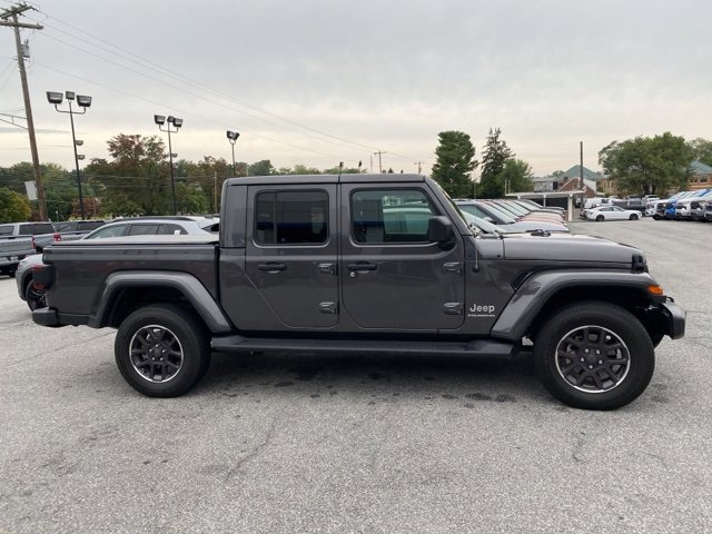 2023 Jeep Gladiator Overland photo 3