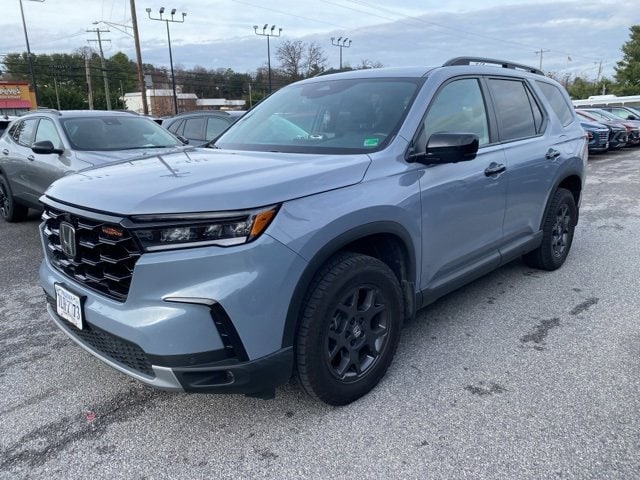 2025 Honda Pilot TrailSport photo 2