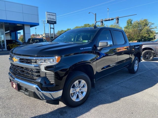 2023 Chevrolet Silverado 1500 LT photo 2