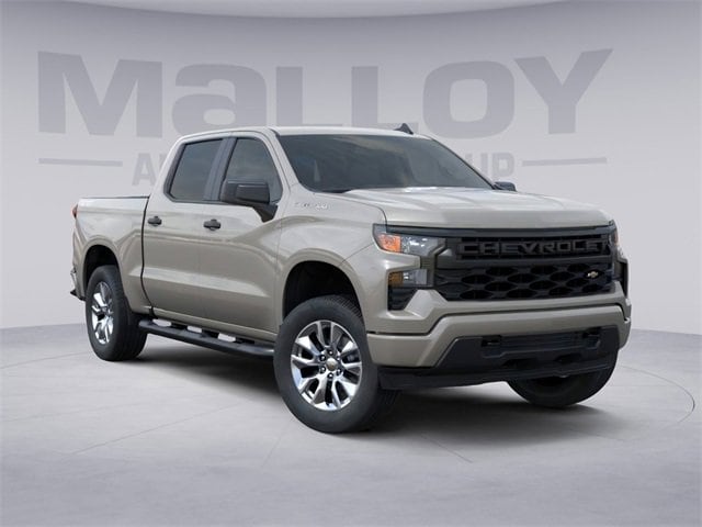 2026 Chevrolet Silverado Custom's photo