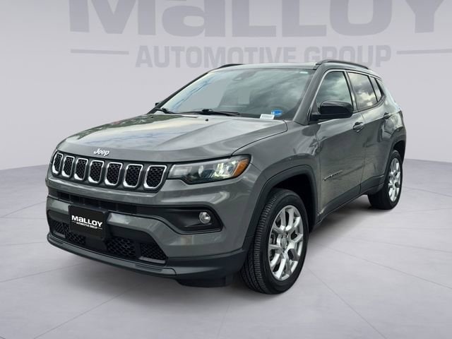 2024 Jeep Compass Latitude Lux 4X4's photo