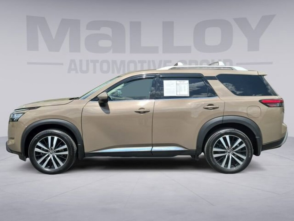 Used 2024 Nissan Pathfinder Platinum 4WD SUV