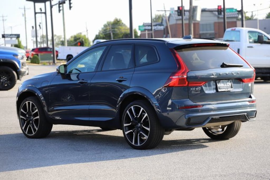 Used 2024 Volvo XC60 Recharge Plug-In Hyb Ultimate Dark Theme SUV