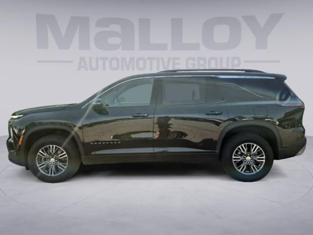 Used 2026 Chevrolet Traverse LT SUV