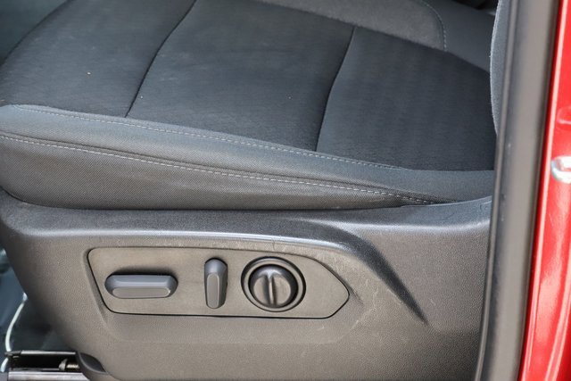 2021 Chevrolet Silverado 1500 LT photo 3