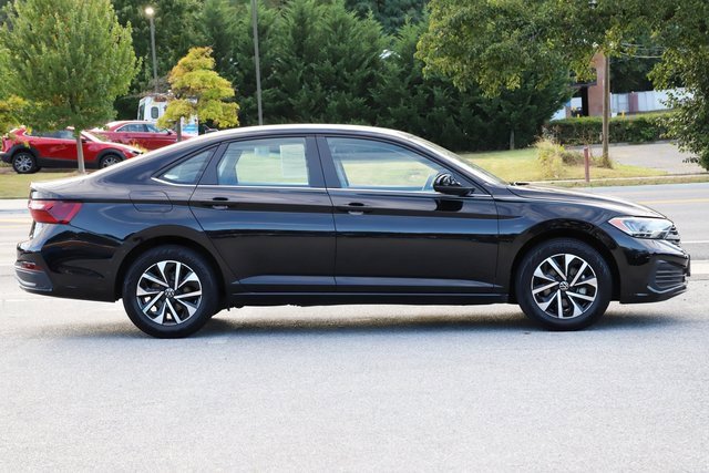 2023 Volkswagen Jetta S photo 3