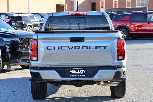 2023 Chevrolet Colorado LT photo 3