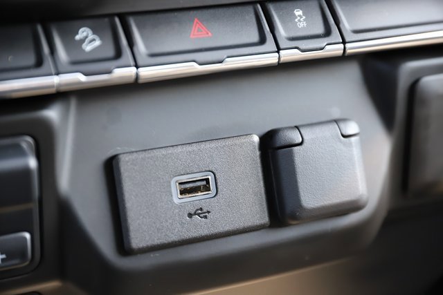 2025 Chevrolet Equinox EV 1LT photo 2
