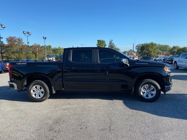 2023 Chevrolet Silverado 1500 LT photo 4