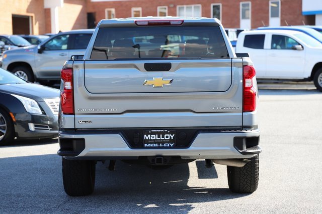 2025 Chevrolet Silverado 1500 Custom photo 3