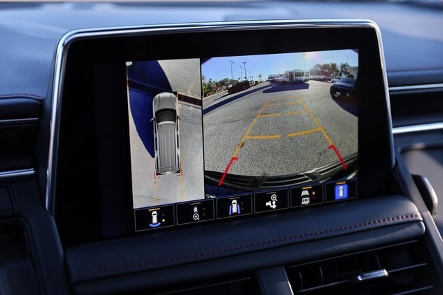 2023 Chevrolet Suburban RST photo 4