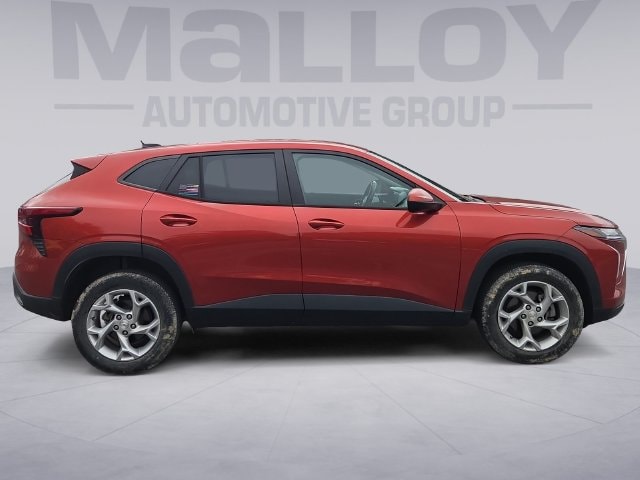 2024 Chevrolet Trax LS - Photo 6