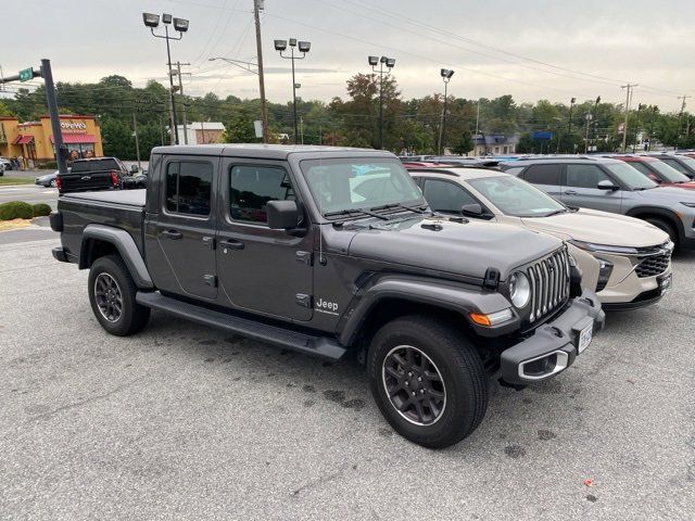 2023 Jeep Gladiator Overland photo 2