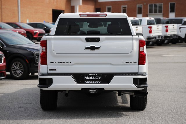 2025 Chevrolet Silverado 1500 Custom photo 3