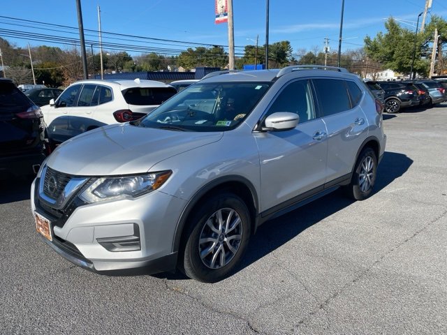 2018 Nissan Rogue SV photo 2